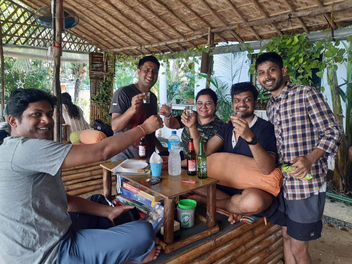 Red Monkeys Hostel Arambol Bagian luar foto