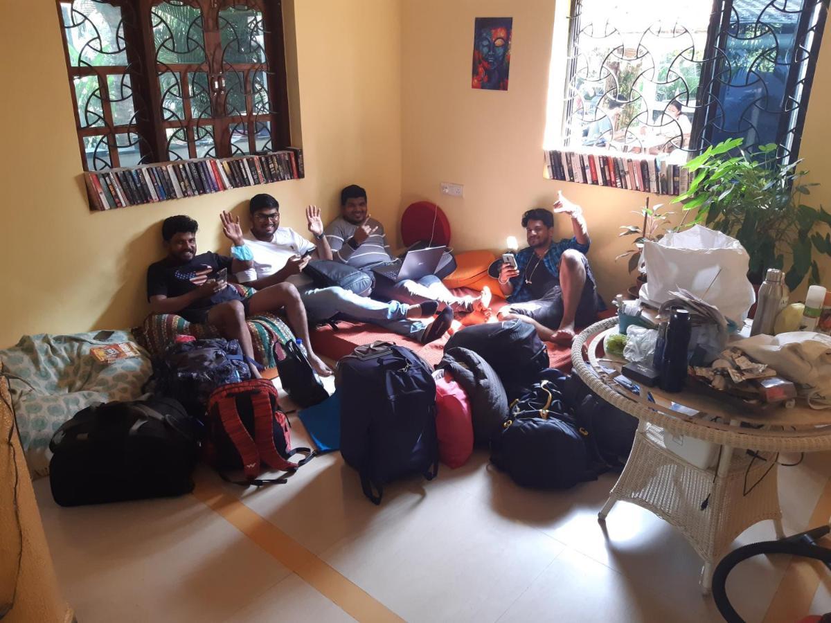 Red Monkeys Hostel Arambol Bagian luar foto