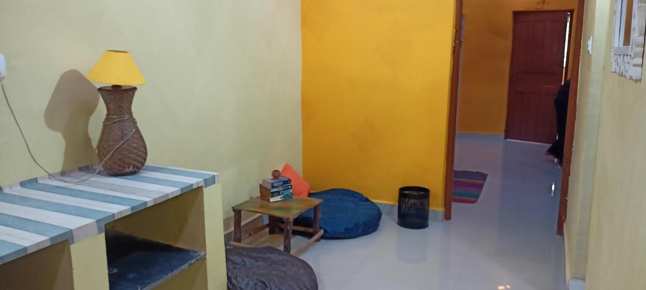 Red Monkeys Hostel Arambol Bagian luar foto