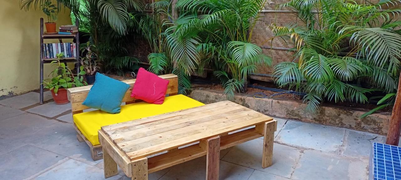 Red Monkeys Hostel Arambol Bagian luar foto
