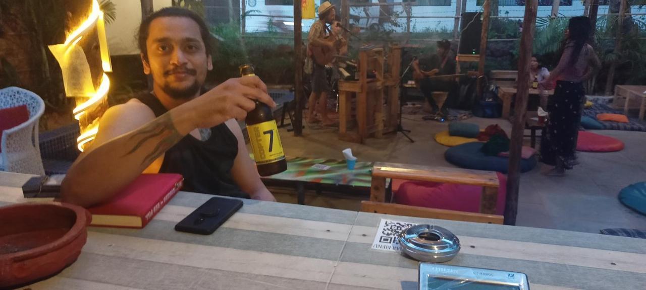 Red Monkeys Hostel Arambol Bagian luar foto