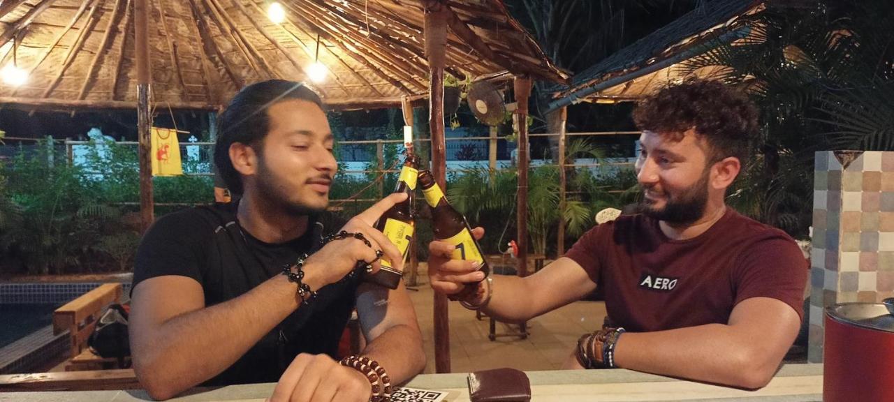 Red Monkeys Hostel Arambol Bagian luar foto