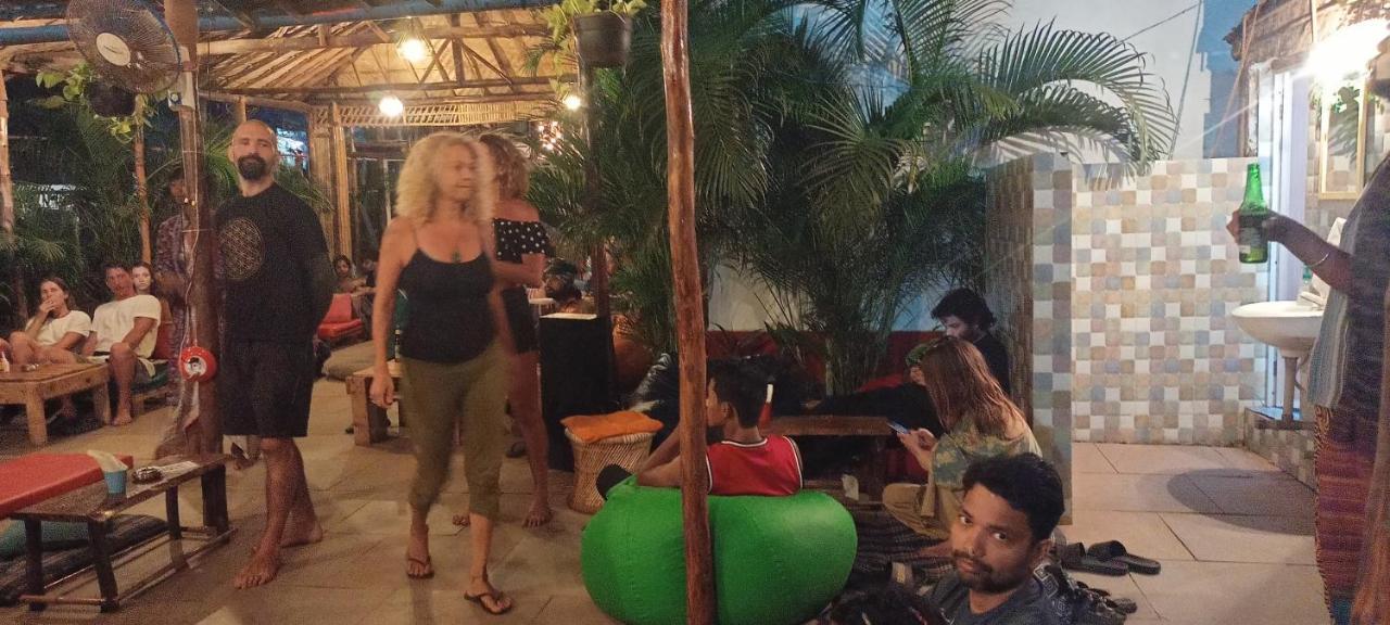 Red Monkeys Hostel Arambol Bagian luar foto