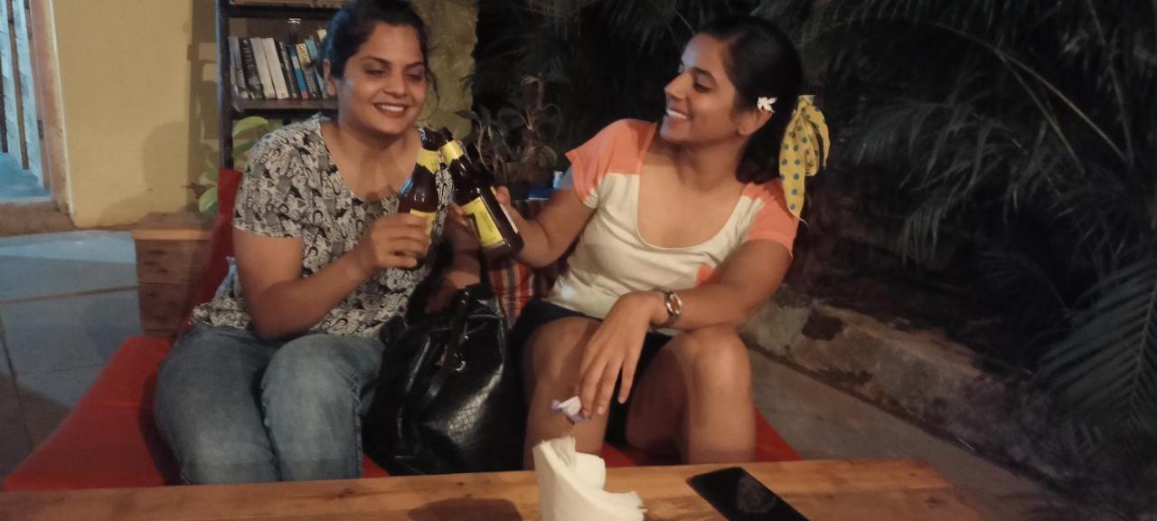 Red Monkeys Hostel Arambol Bagian luar foto