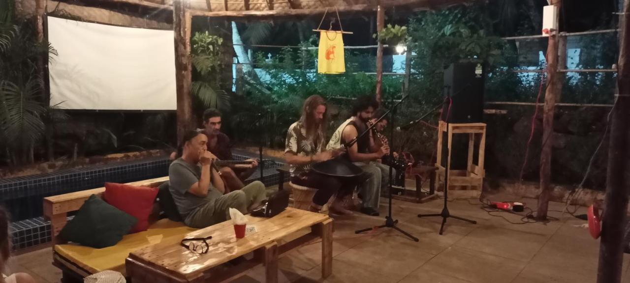 Red Monkeys Hostel Arambol Bagian luar foto