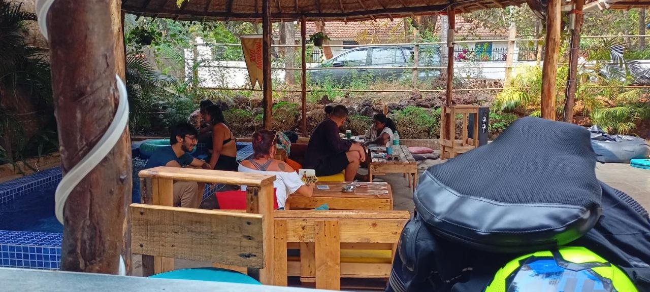 Red Monkeys Hostel Arambol Bagian luar foto