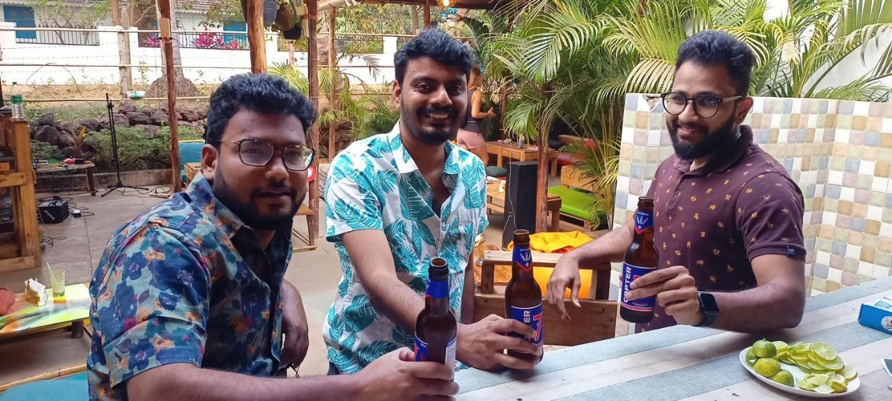 Red Monkeys Hostel Arambol Bagian luar foto