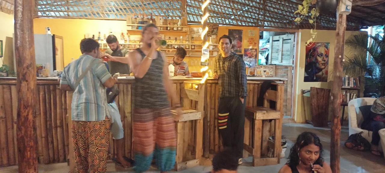 Red Monkeys Hostel Arambol Bagian luar foto